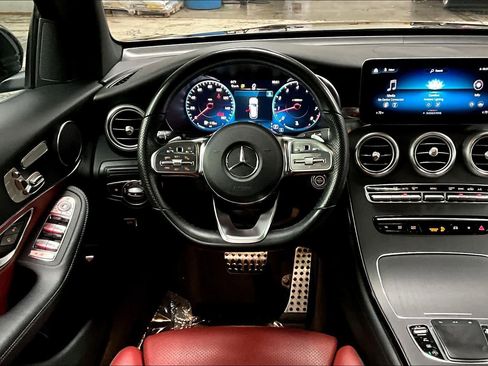 Used 2022 Mercedes-Benz GLC 300 4MATIC image 6