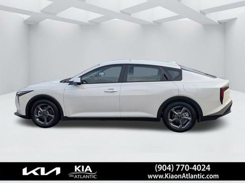 Used 2025 Kia K4 LXS image 6