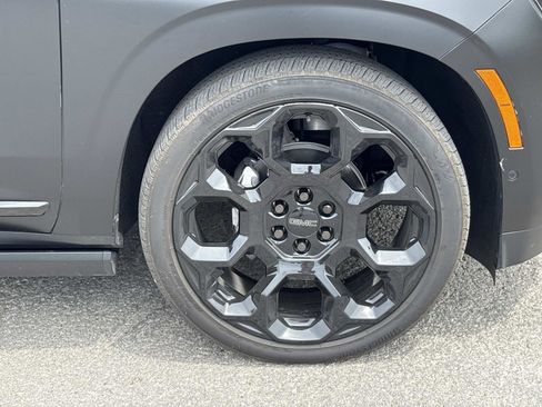 Used 2025 GMC Yukon Denali w/ Denali Reserve Package AWD/4WD image 10