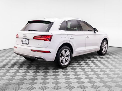 Used 2019 Audi Q5 2.0T Premium Plus w/ Premium Plus Package AWD/4WD image 6