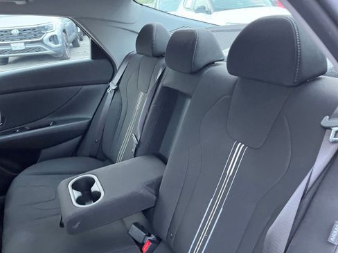 Used 2025 Hyundai Elantra SEL image 25