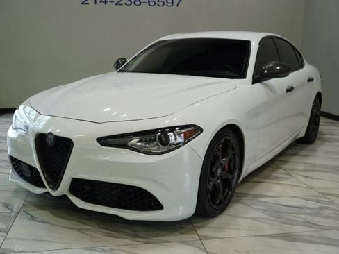 Used 2018 Alfa Romeo Giulia Ti Sport w/ Quick Order Package 22U Sport RWD image 1
