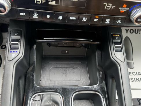 Used 2022 Kia Telluride SX w/ Nightfall Edition Package image 16