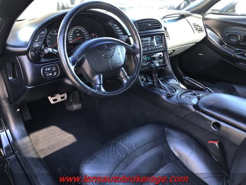 Used 2004 Chevrolet Corvette Convertible w/ Preferred Equipment Group image 13