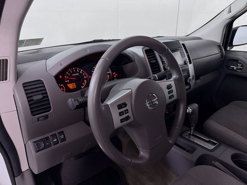 Used 2017 Nissan Frontier SV image 10