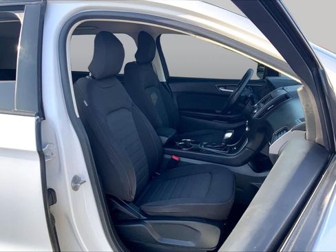 Used 2016 Ford Edge SE FWD image 9