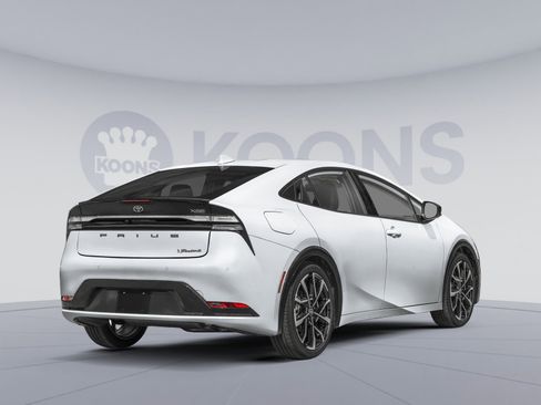 New 2026 Toyota Prius Plug-In Hybrid FWD image 2