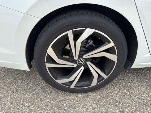 Used 2025 Volkswagen Jetta SEL image 21