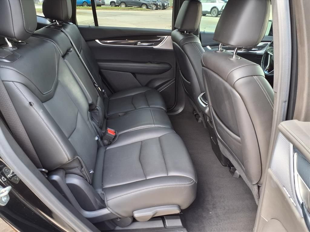 Used 2024 Cadillac XT6 Sport w/ Technology Package AWD/4WD image 13