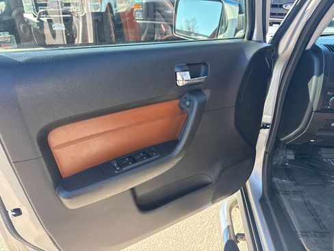 Used 2006 HUMMER H3 image 9