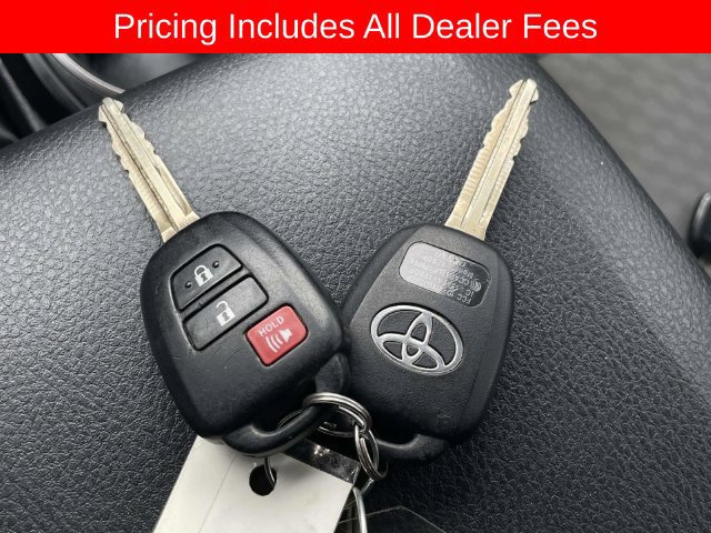 Used 2023 Toyota Tacoma SR w/ SR Convenience Package RWD image 32
