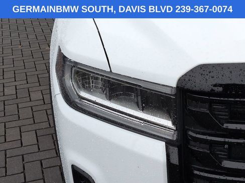 Used 2023 GMC Acadia SLT w/ Elevation Edition FWD image 11