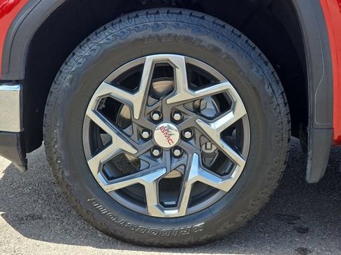 Used 2023 GMC Sierra 1500 SLT w/ SLT Premium Package AWD/4WD image 19