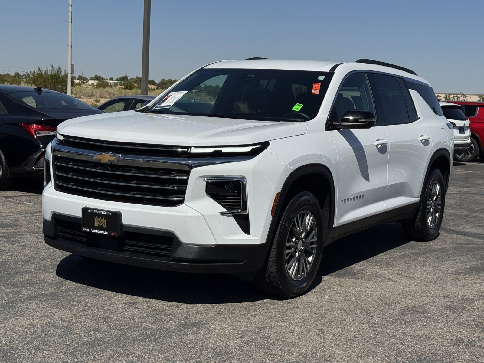 Used 2025 Chevrolet Traverse LT FWD image 3