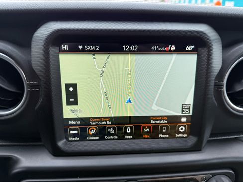 Used 2022 Jeep Wrangler Unlimited Sahara w/ Cold Weather Group image 27