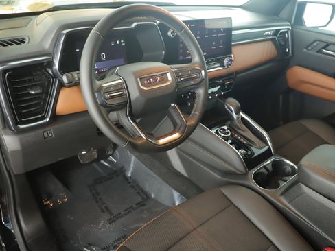 Used 2023 GMC Canyon AT4 w/ Technology Package image 12