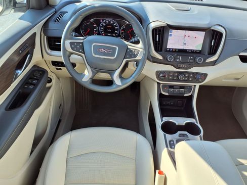 Used 2024 GMC Terrain Denali w/ Denali Premium Package AWD/4WD image 2