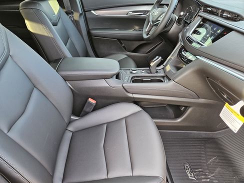 New 2026 Cadillac XT5 Luxury w/ LPO, Floor Liner Package image 10