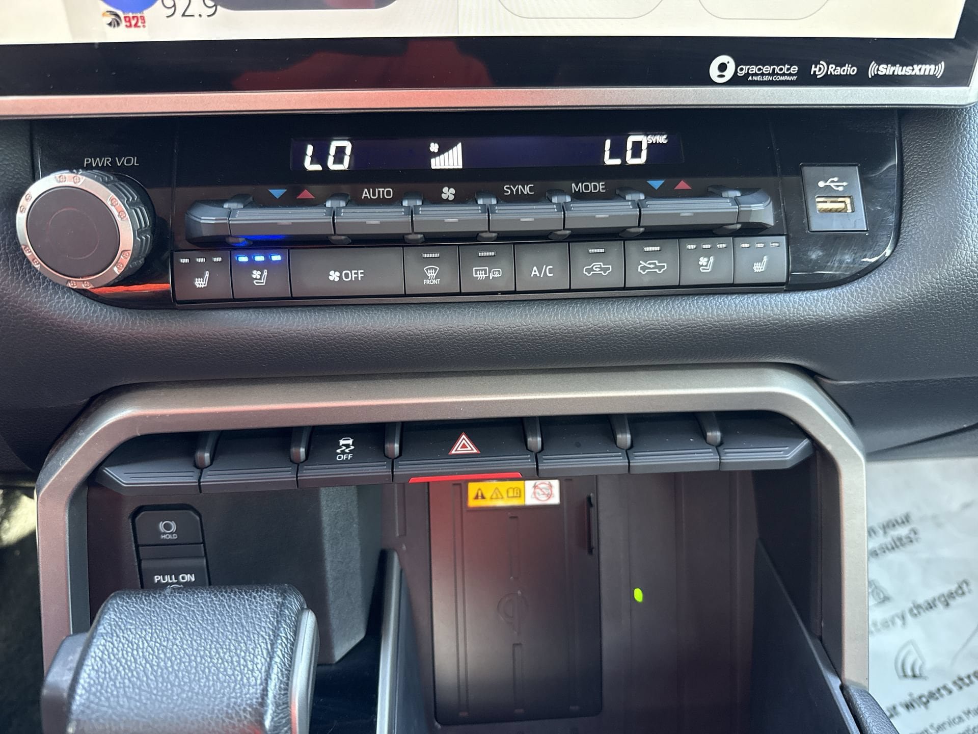 Used 2024 Toyota Tundra Limited w/ Power Package RWD image 17