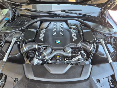 Used 2022 BMW 750i xDrive w/ Executive Package AWD/4WD image 27