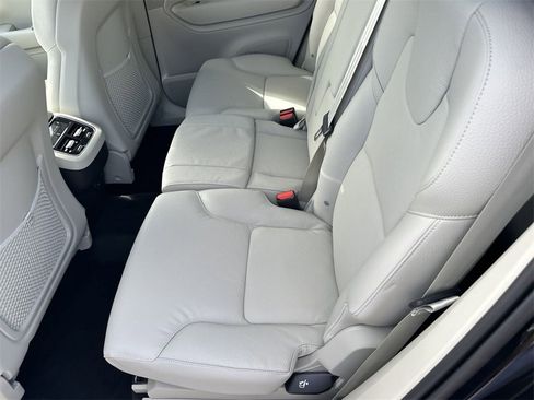 New 2025 Volvo XC90 B6 Plus w/ Protection Package Premier image 12