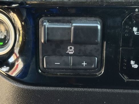 Used 2024 Chevrolet Silverado 2500 LT AWD/4WD image 23