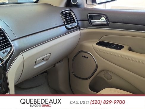 Used 2020 Jeep Grand Cherokee Overland AWD/4WD image 22