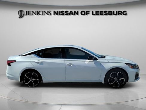 New 2025 Nissan Altima 2.5 SR w/ SR Premium Package image 7