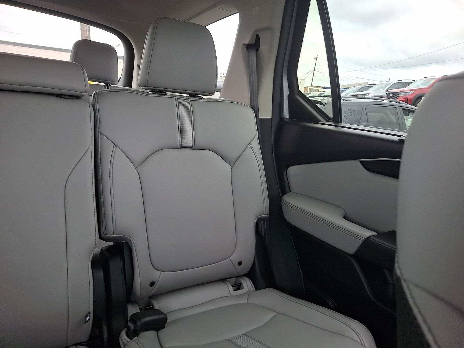 Used 2025 Honda Pilot EX-L image 16