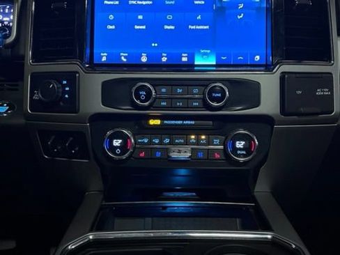 Used 2022 Ford F350 Lariat w/ Lariat Ultimate Package AWD/4WD image 32