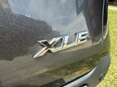 Used 2025 Toyota Sienna XLE w/ XLE Plus Package AWD/4WD image 11