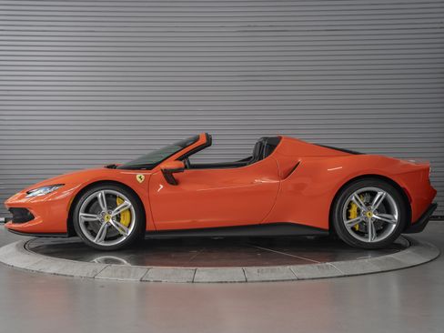Used 2025 Ferrari 296 GTS RWD image 2