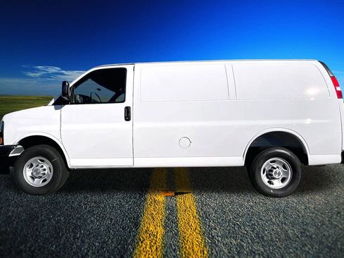 New 2025 Chevrolet Express 2500 Work Van w/ Driver Convenience Package image 19