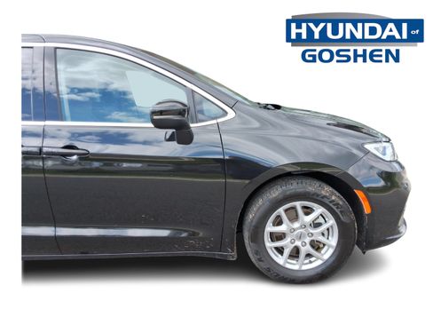 Used 2023 Chrysler Pacifica Touring-L FWD image 10