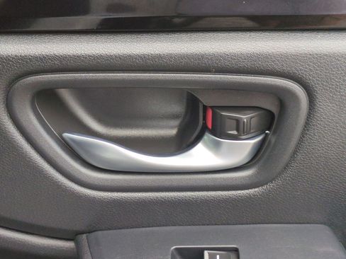 Used 2025 Honda Pilot Sport image 36