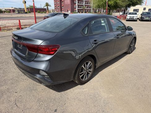 Used 2023 Kia Forte LXS image 7