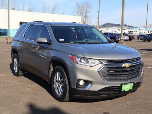 Used 2018 Chevrolet Traverse LT image 9