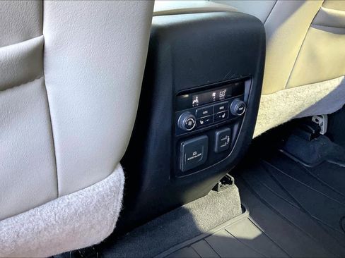 Used 2019 Buick Enclave Premium image 33