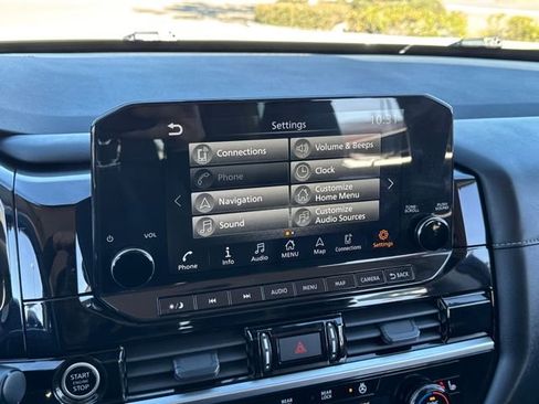 Used 2023 Nissan Pathfinder SL image 10