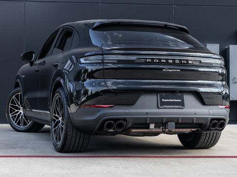 Certified 2026 Porsche Cayenne E-Hybrid Coupe AWD/4WD image 3