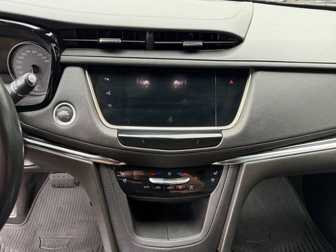 Used 2022 Cadillac XT5 Premium Luxury w/ Technology Package AWD/4WD image 19