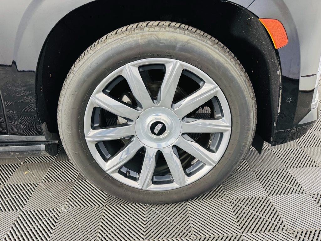 Used 2023 Cadillac Escalade ESV Premium Luxury Platinum w/ Heavy-Duty Trailer Package AWD/4WD image 40