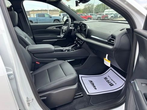 New 2026 Chevrolet Traverse LT w/ Sun and Wheel Package AWD/4WD image 26