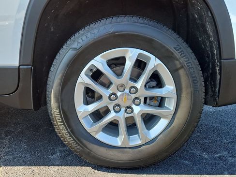 Certified 2023 Chevrolet Traverse LS FWD image 32