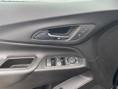 Used 2023 Chevrolet Equinox LT w/ Driver Convenience Package image 21