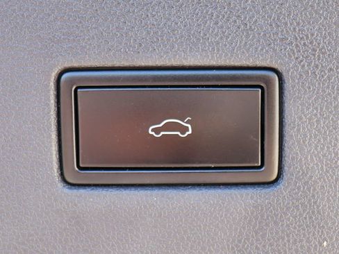 Used 2019 Volkswagen Tiguan SEL FWD image 23