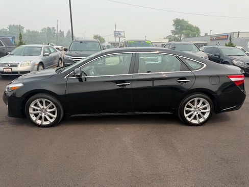 Used 2015 Toyota Avalon Limited FWD image 2