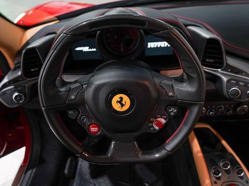 Used 2015 Ferrari 458 Italia image 10