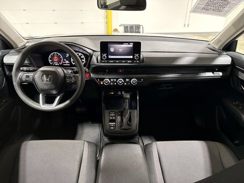Used 2025 Honda CR-V EX image 10