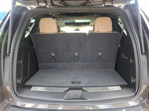 Used 2021 Chevrolet Tahoe Premier w/ Premium Package AWD/4WD image 27